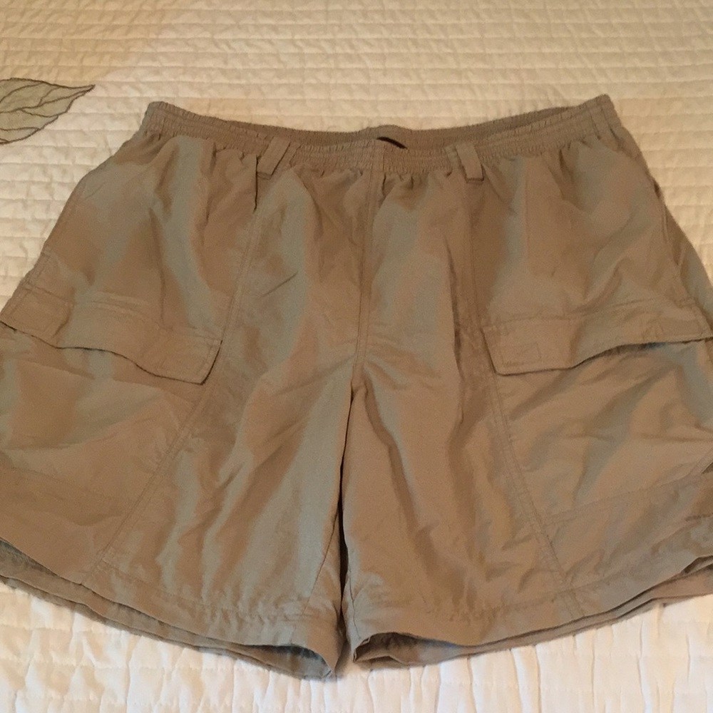 Columbia PFG khaki fishing shorts size XXL